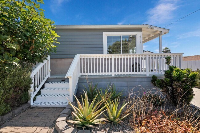 Building Photo - Remodeled San Diego Gem: 2-Bedroom + Den H...