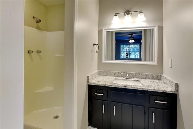 Building Photo - 220 Sabrina Ct