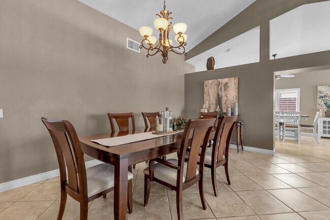 Building Photo - 44310 Villeta Dr