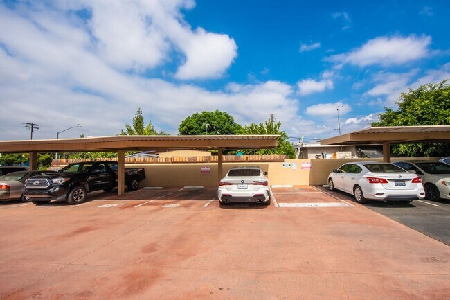 Building Photo - $500 off first month rent! 2BR/1.5BA Condo! 2 parking spaces