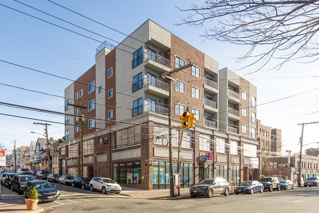 Building - WEEHAWKEN PEARL