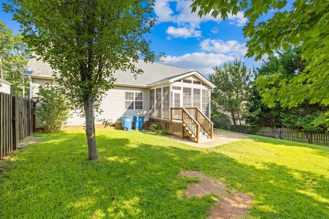 Building Photo - 8422 Bampton Dr
