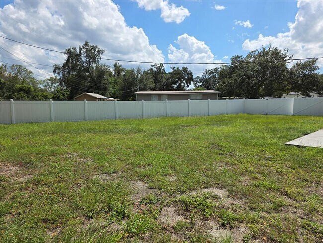 Building Photo - 1103 Teakwood Ave