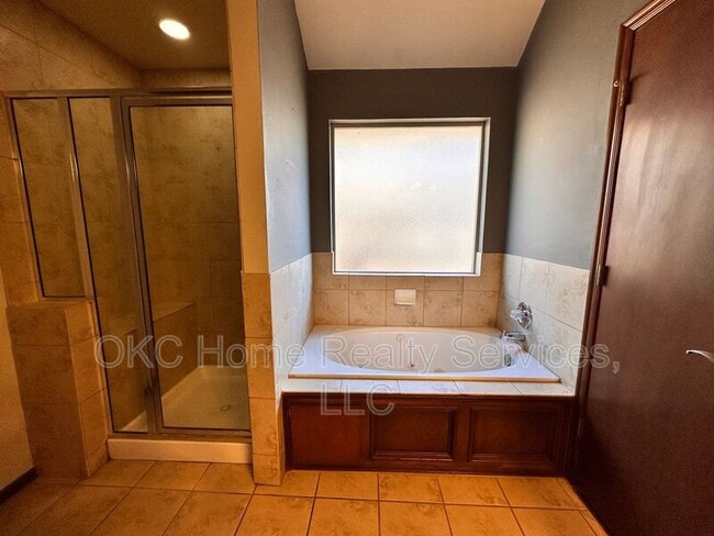 Building Photo - 13204 SW 2nd Terrace