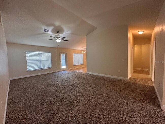 Building Photo - 402 Edith Dr