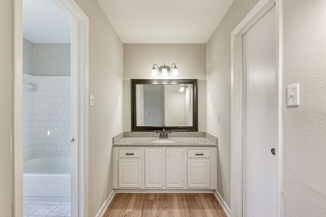 Building Photo - Great house in great neighborhood