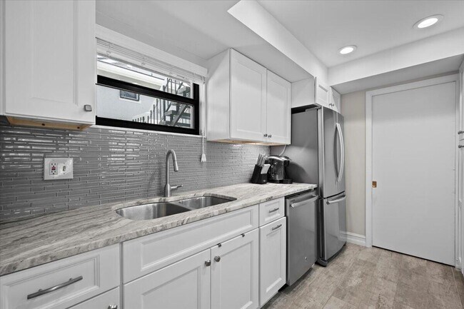 Building Photo - 11863 Wimbledon Cir