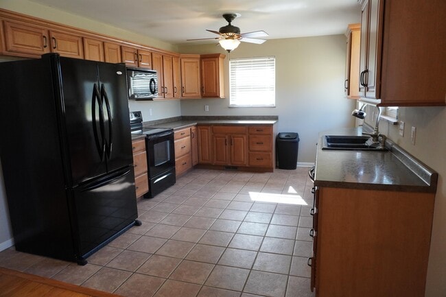 Building Photo - 942 Mildred Dr