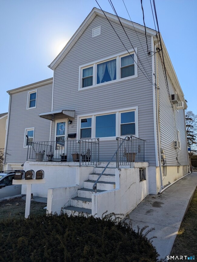 Building Photo - 67 Avery St