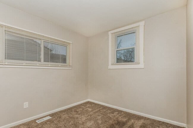 Building Photo - 2221 Cadie Ave