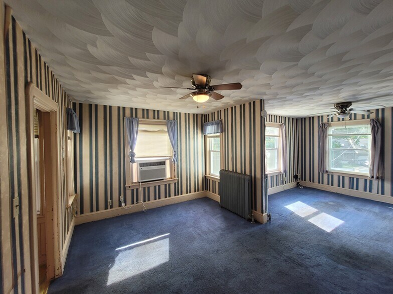 Building Photo - 91 Kilmer Ave