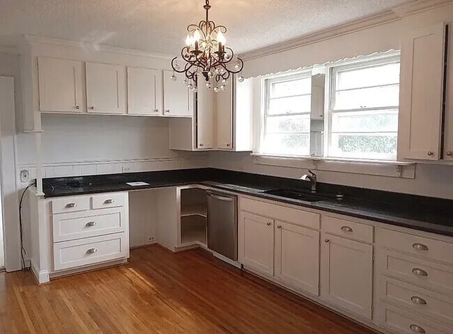 Building Photo - 221 Old Cedar Rock Rd