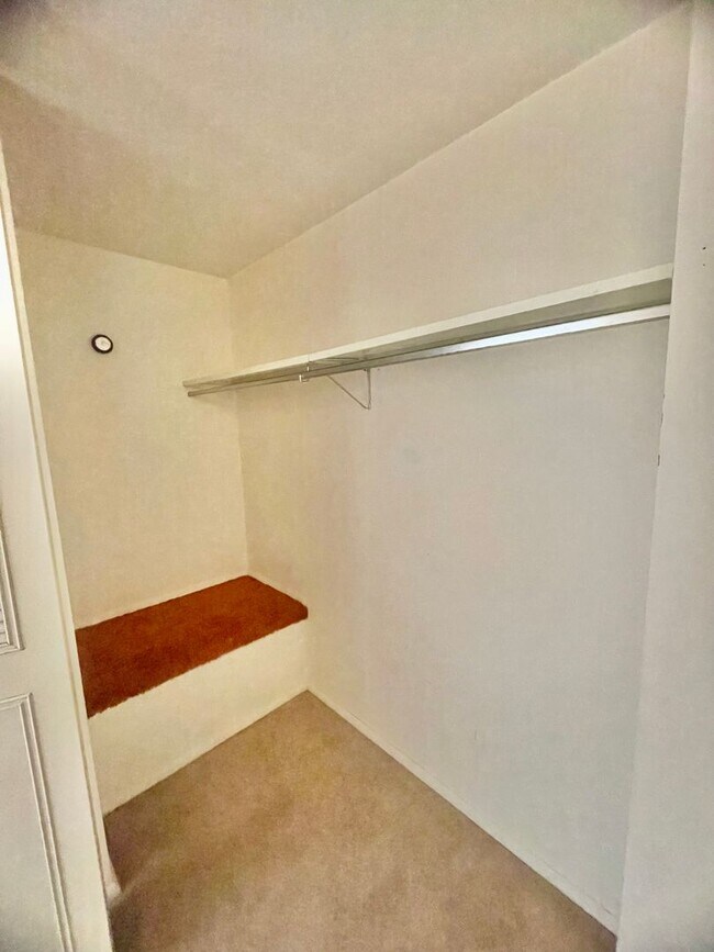 Building Photo - 3 bed- 1.5 Bath- Bridgeville Pa