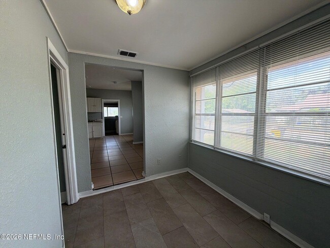 Building Photo - 7210 Elwood Ave
