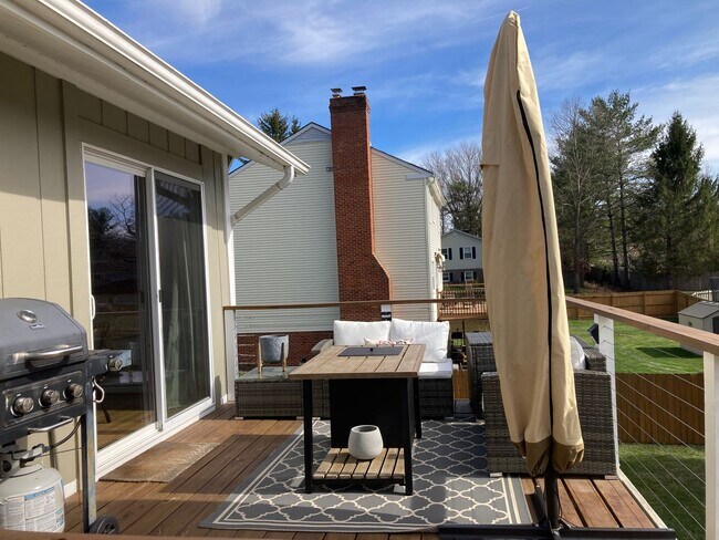 Building Photo - Spacious Split-Level Home for Rent in Woodbine – Minutes to VT & Downtown