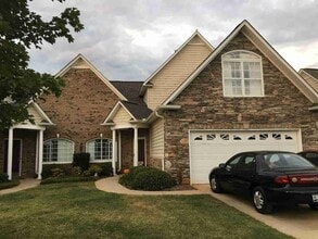 Building Photo - 418 Rosemeade Ct