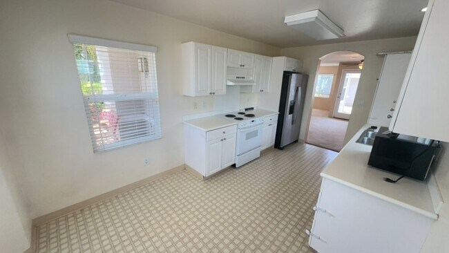 Building Photo - Wonderful 3 BD / 2.5 BA Home In Ewa Beach!!!
