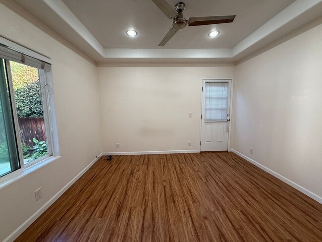 Building Photo - 2007 Poli St