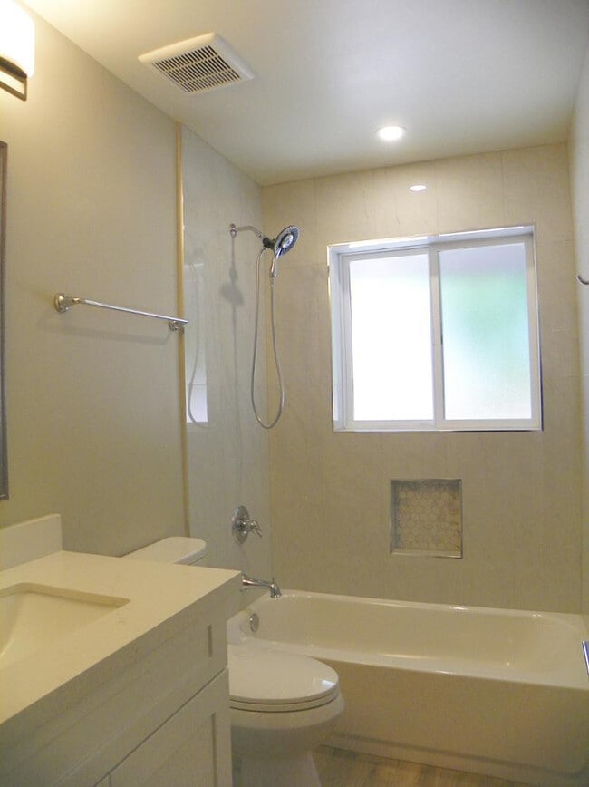 Building Photo - 8337 E Meadowbrook Ave