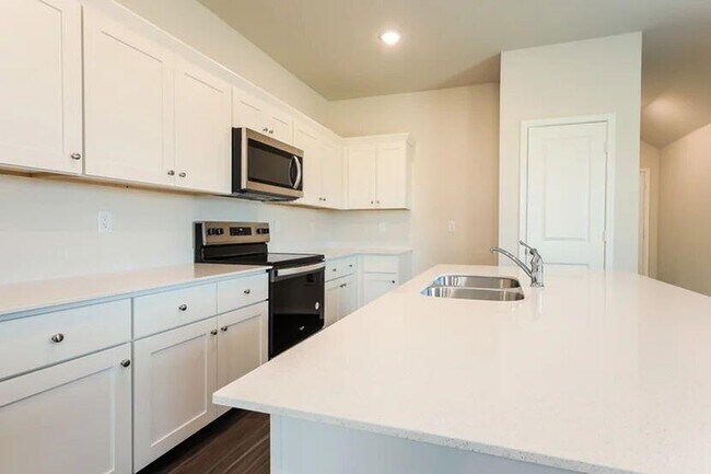 Building Photo - 1808 Dogwood Dr