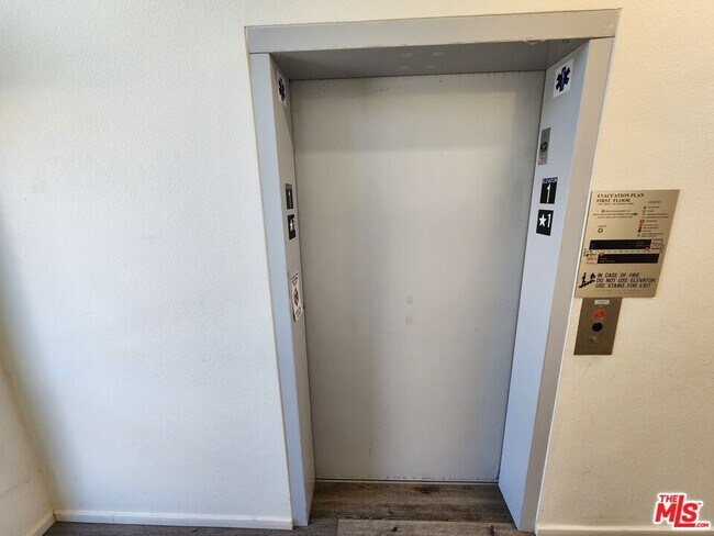 Building Photo - 1120 E 25th St