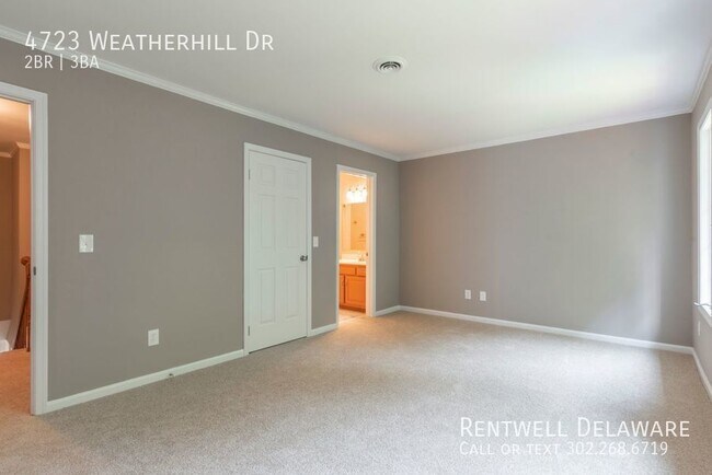 Building Photo - GORGEOUS TOWNHOME