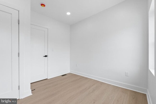 Building Photo - 203 S Madeira St