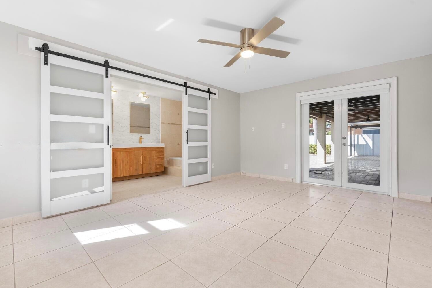 Building Photo - 14020 SW 38th St