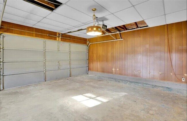 Building Photo - 1105 W 156th St