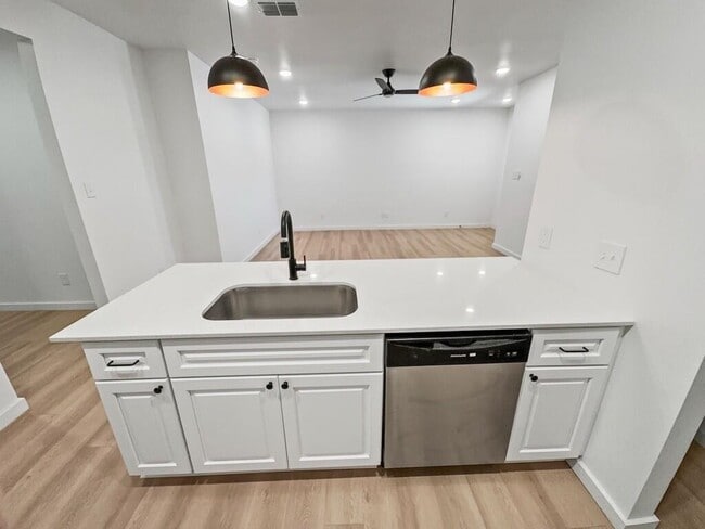 Building Photo - 5811 Urbana Pl