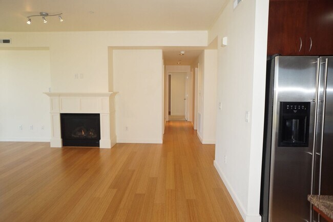 Building Photo - S. Corbett Beautiful two bedroom condo wit...