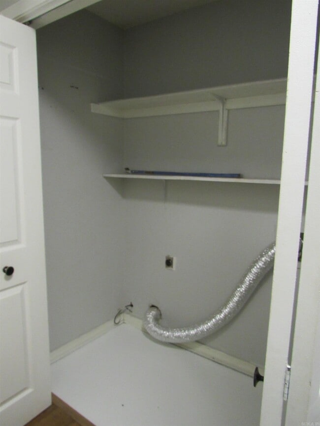 Building Photo - 303 Merganzer Dr