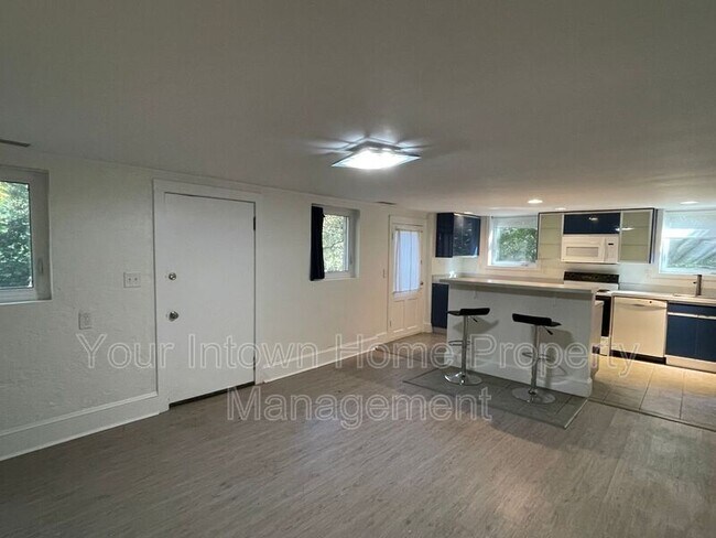 Building Photo - 1876 Mason Mill Rd