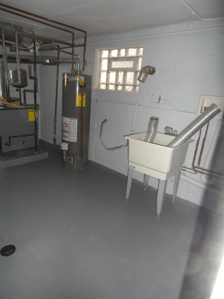 Building Photo - 3759 N Plainfield Ave