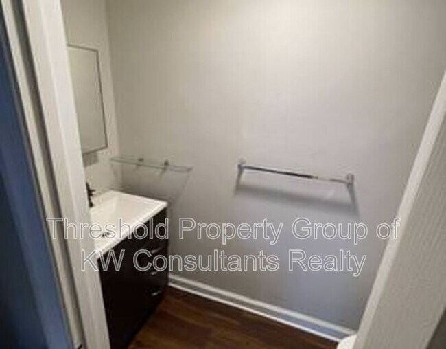 Building Photo - 2208 Arlington Ave