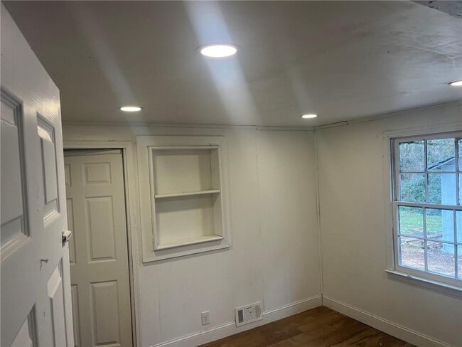 Building Photo - 2230 Palm St