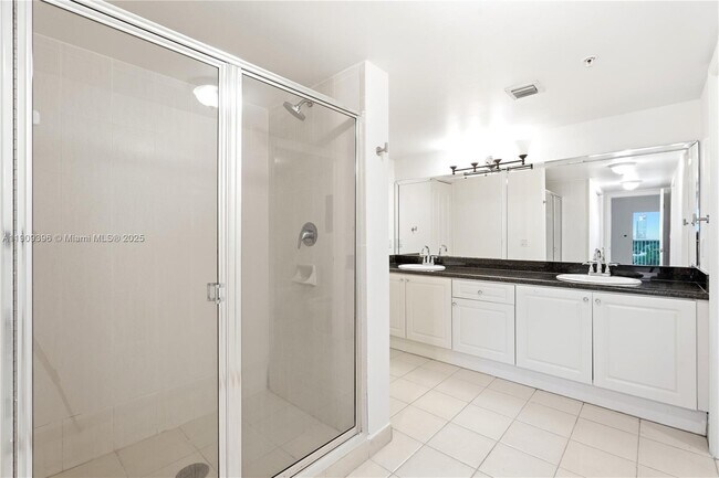 Building Photo - 280 SW 20th Rd