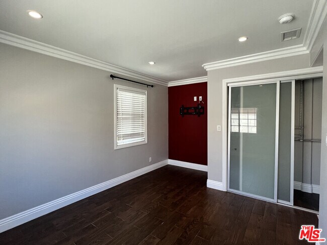 Building Photo - 9716 Casaba Ave
