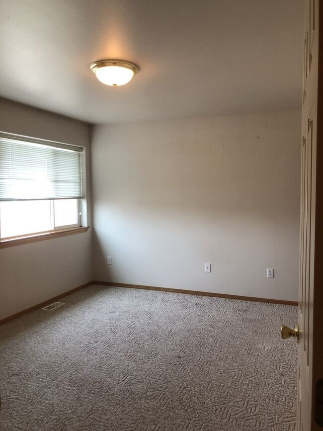 Building Photo - Townhome in South Kalispell