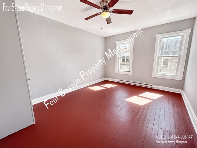 Building Photo - 116-118 Elm St