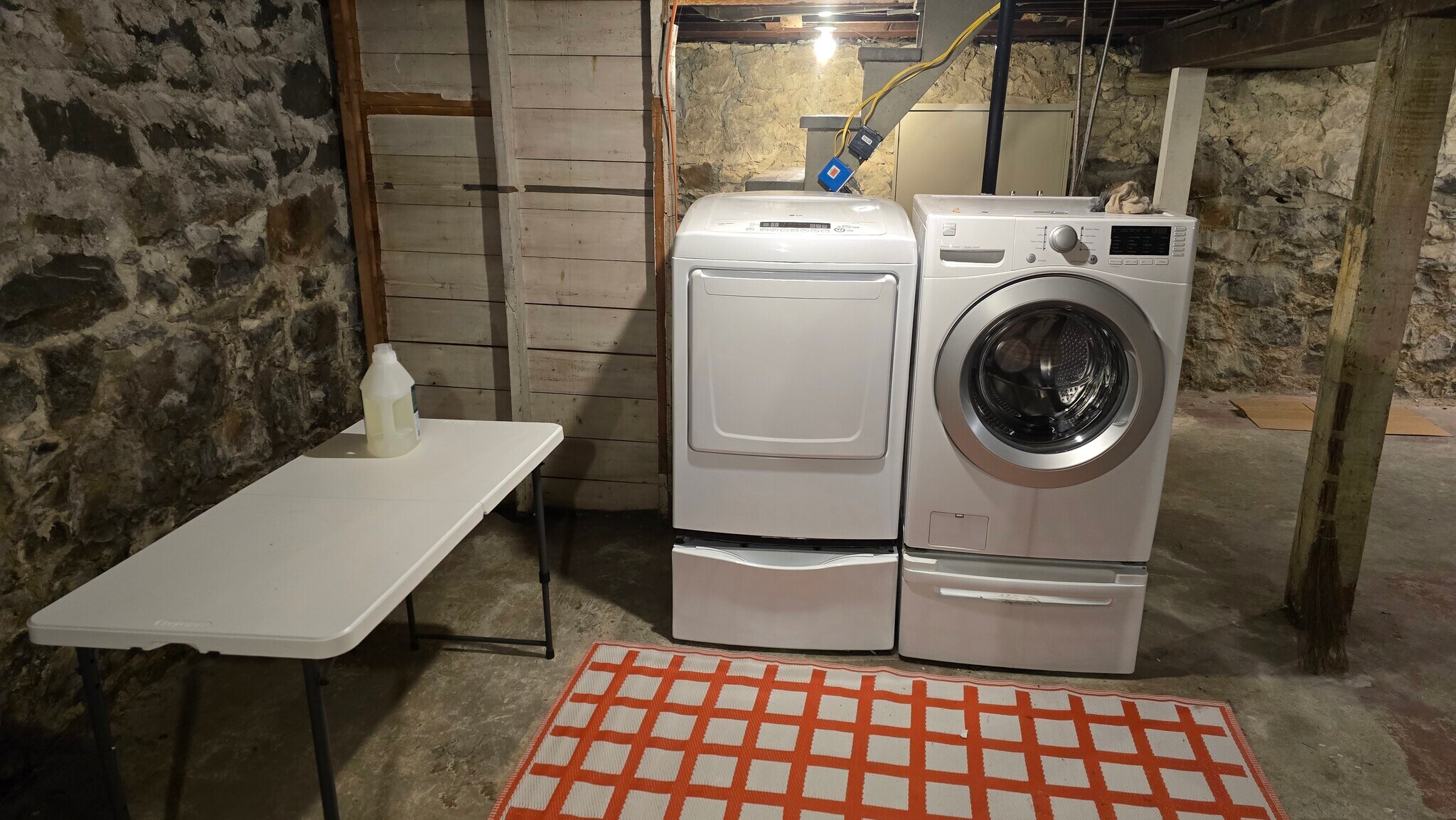 Building Photo - 826 S Ivory St