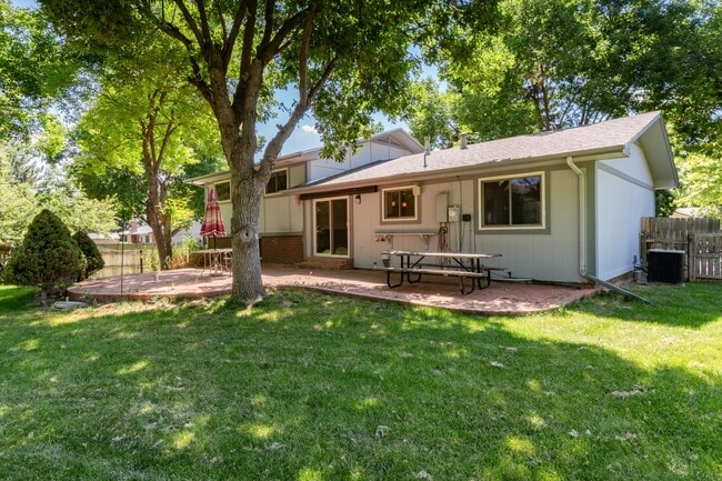 Building Photo - 7426 S Quince Ct