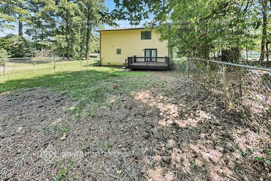 Building Photo - 113 Carrollwood Dr