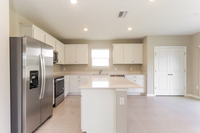 Building Photo - 2259 Shasta St