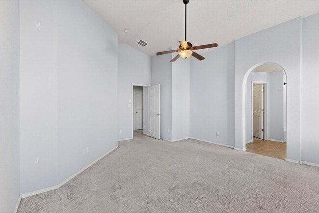 Building Photo - Montano Unser NW 3/4 bedroom 2/bath 2/Car garage