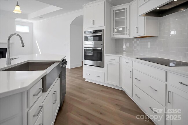 Building Photo - 3054 Constitution Ln