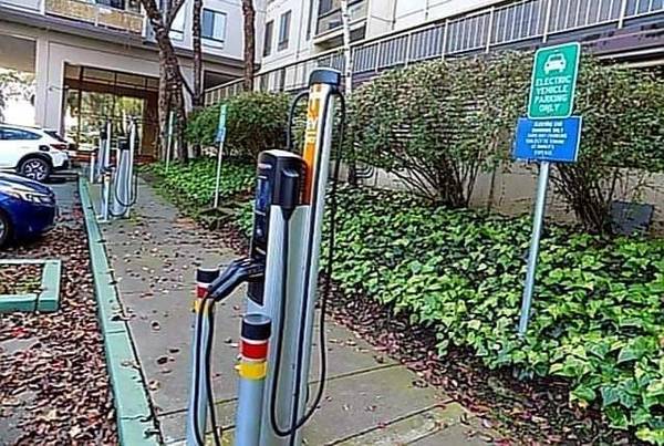 Building Photo - 5 Admiral Dr