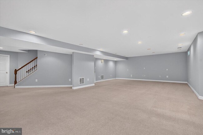 Building Photo - 25670 S Village Dr