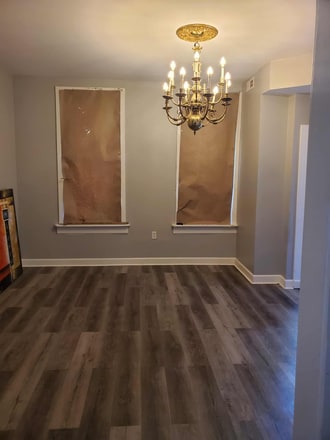 living room to nice outdoor view and front porch - 1131 W 17th St