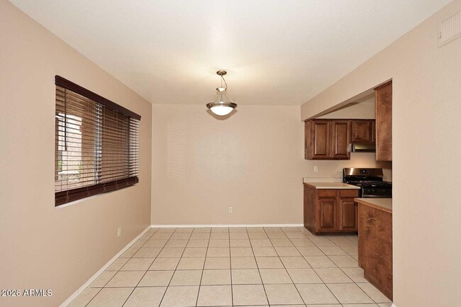 Building Photo - 303 N Miller Rd